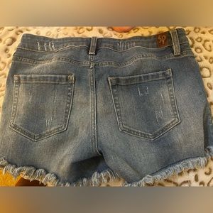 Sneak peek size med cut offs